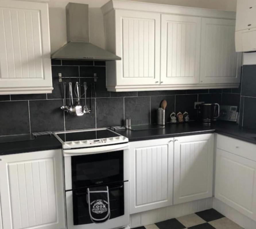 Captivating 2-Bed Apartment In Isle Of Bute Rothesay Exterior foto